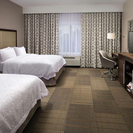 Hampton Inn & Suites Falls Church Exterior foto